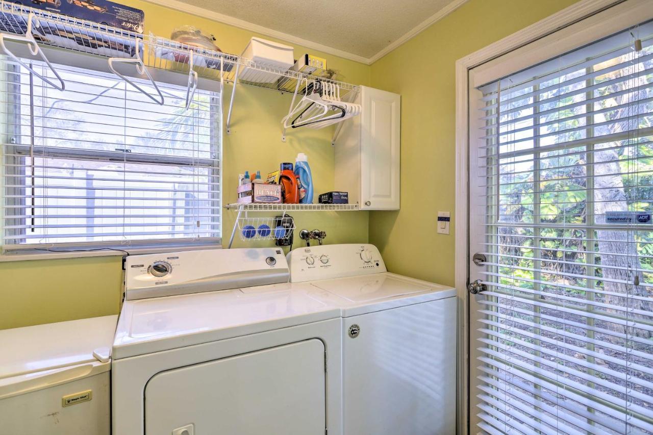Cape Canaveral Cottage With Hot Tub Walk To Beach 외부 사진