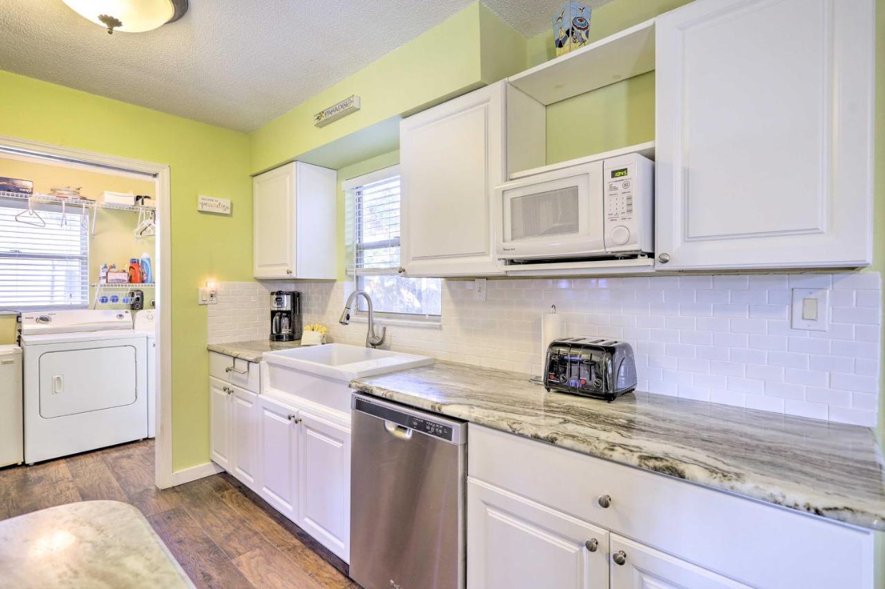 Cape Canaveral Cottage With Hot Tub Walk To Beach 외부 사진